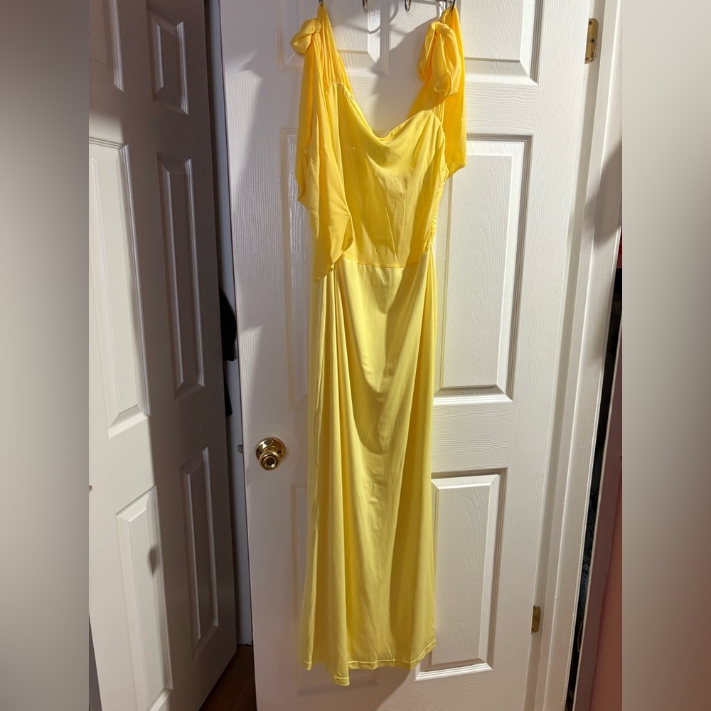 Selfie Leslie Sunny Yellow Maxi Dress